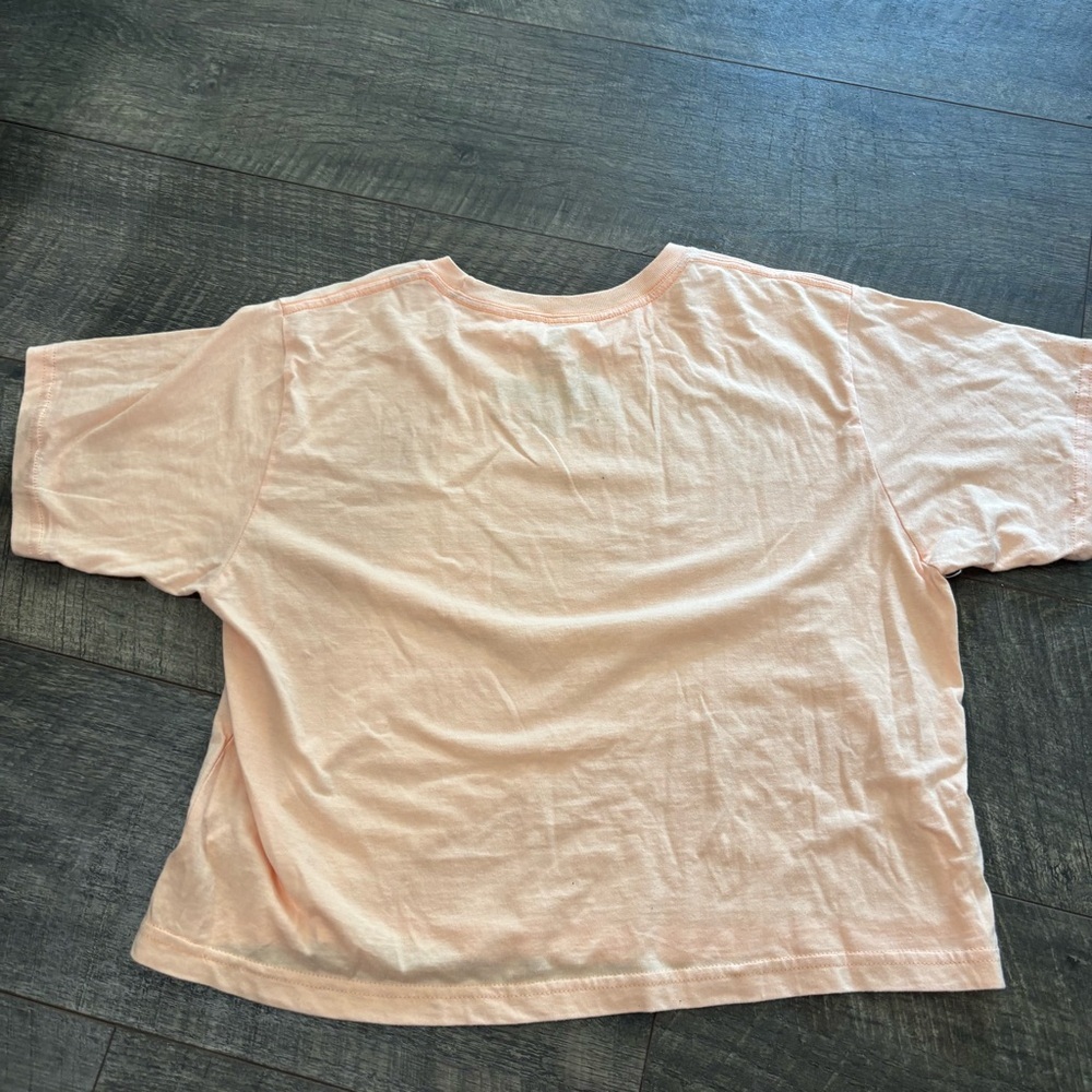 Disney World Main Street USA cropped T shirt - Picture 3 of 3